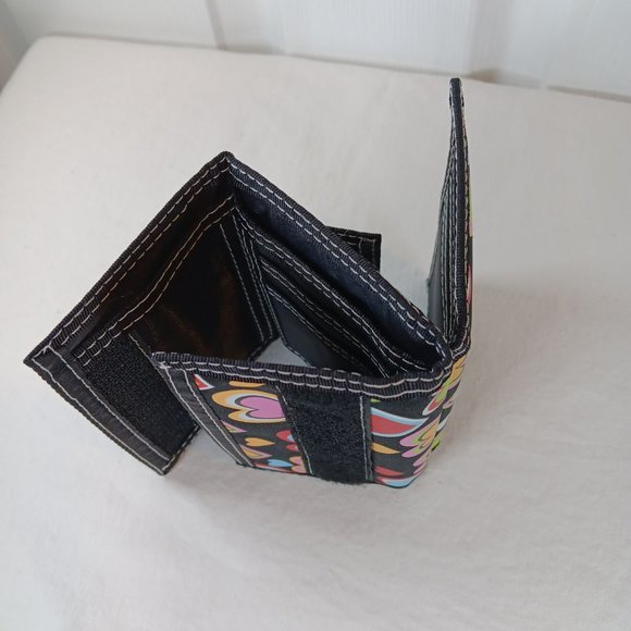 Tracker Hearts Graphic Wallet Colorful Fabric Unisex NWOT - Picture 12 of 14